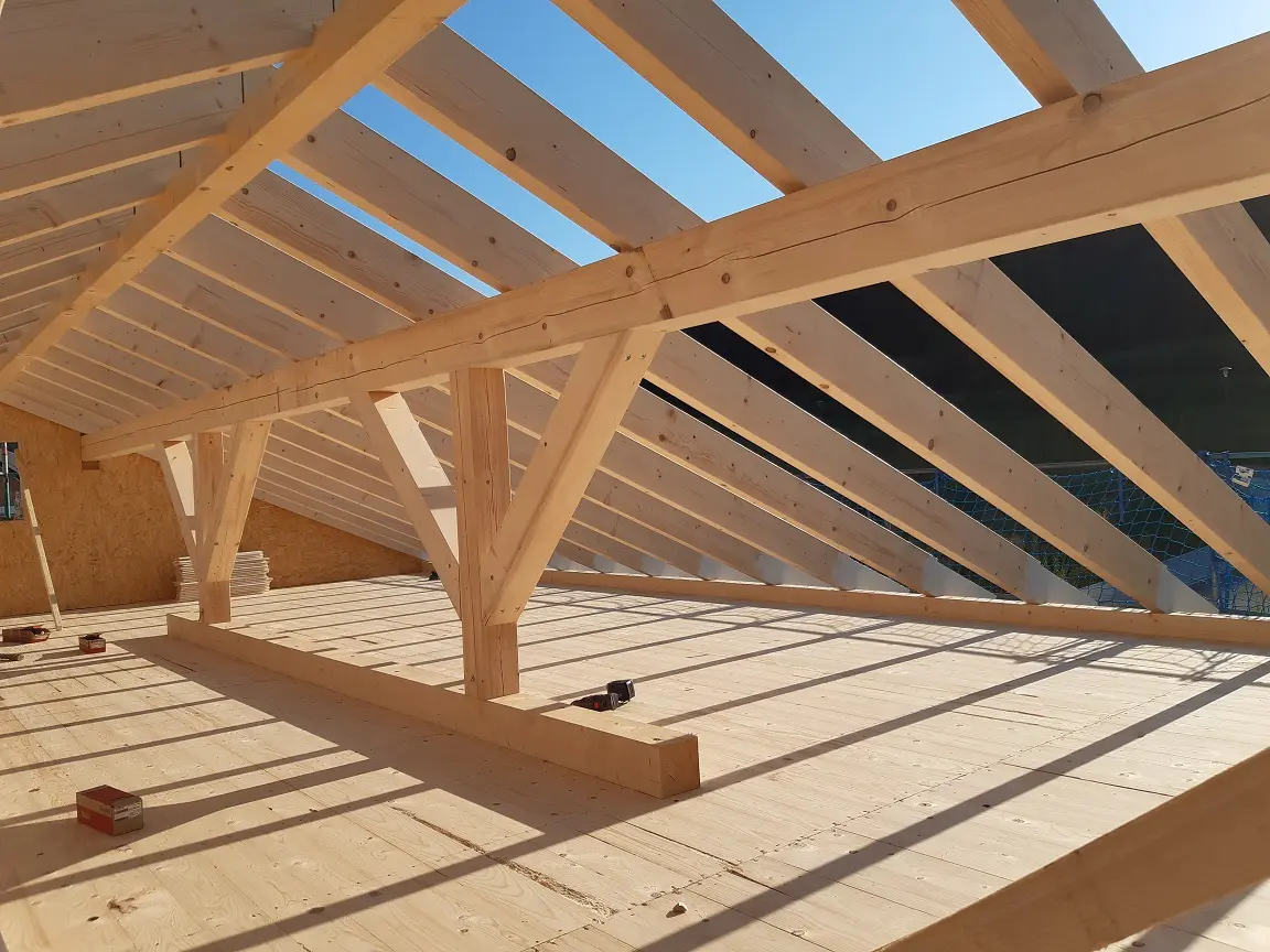 Wie Sie die richtige Firma für Holzbau für Ihr Traumhaus finden